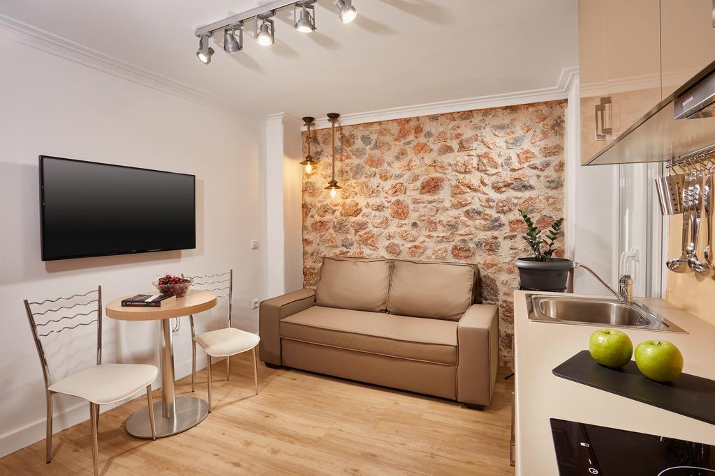 Warm Stone House Apartment